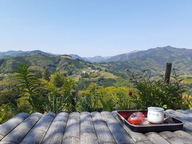 庭先の縁台でいっぷく!