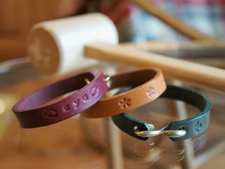 キャメル・レッド・ワイン・ネイビー・グリーン・ブラック の6色よりお選び頂けます