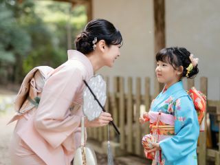 お母様とお子様で一緒に着物姿で七五三参拝をお楽しみいただけます。
