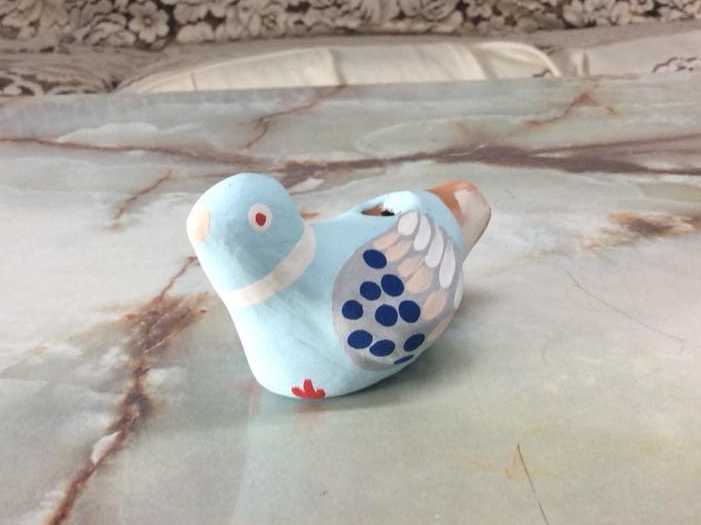 ハト笛のお人形です