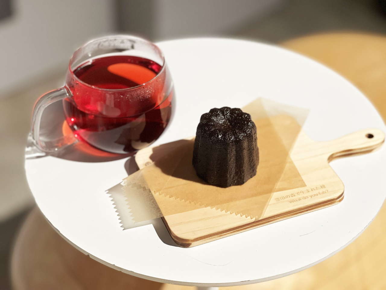 愛知県豊田市の木をつかったオリジナルのカッティングボードで季節限定スイーツを食べられるキット