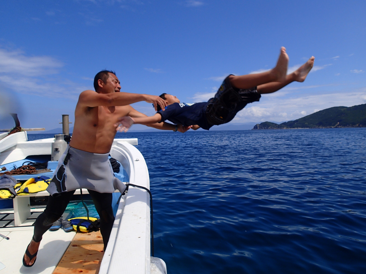船から投げられたい人、どーぞ!