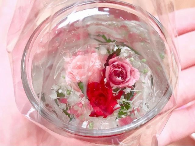 色鮮やかなプリザーブドフラワーを使用 ミニサイズでも存在感があります