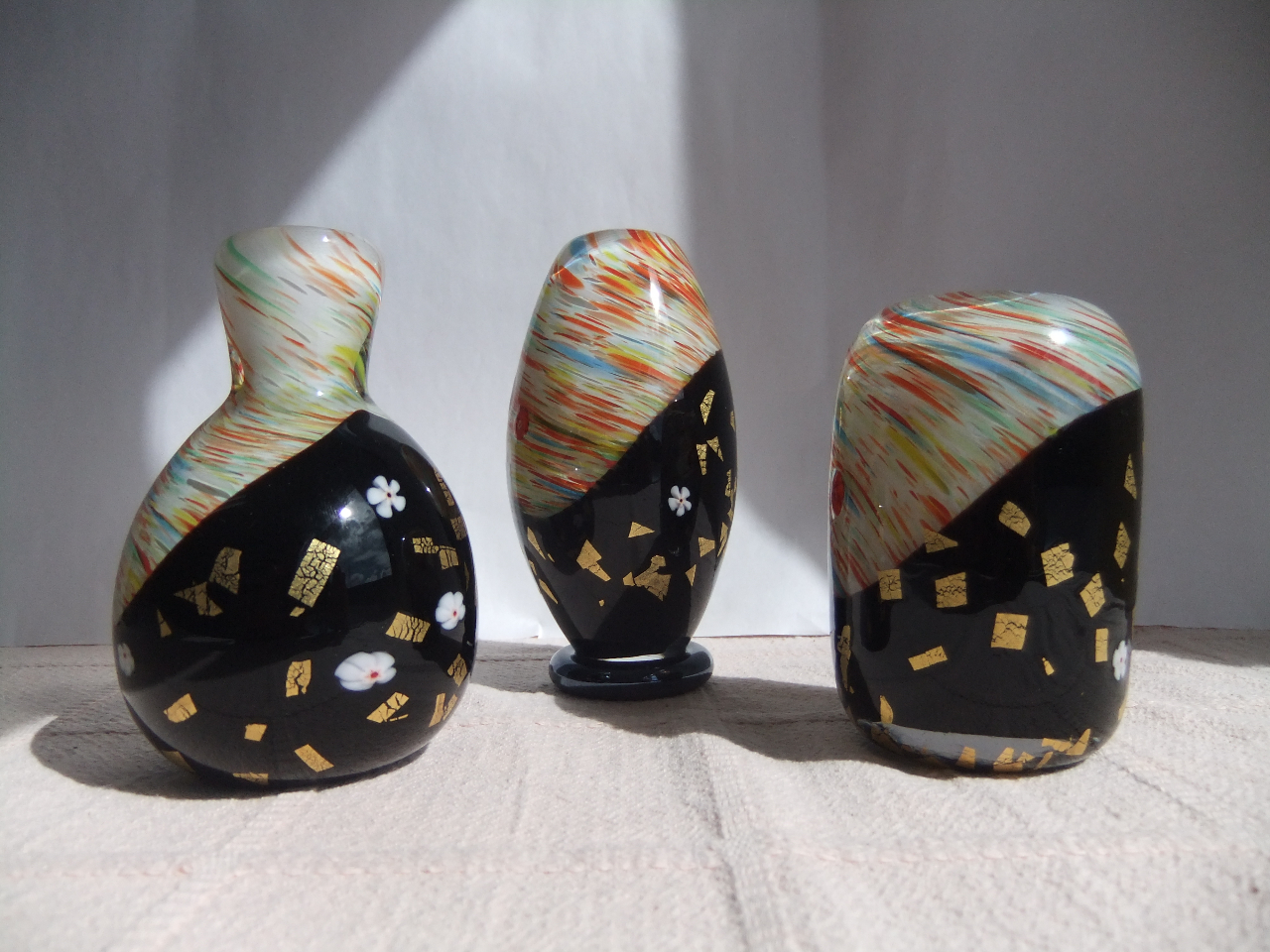 『現代の名工』を受賞。沖縄を代表する琉球ガラス職人の一人 池宮城善郎 主宰の工房です。