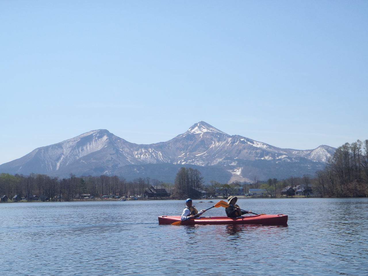 残雪の磐梯山、眩しく広がる新緑の木々、そして錦織りなす紅葉の山並み。季節の移ろいを体感するプチ贅沢をお手伝いします。