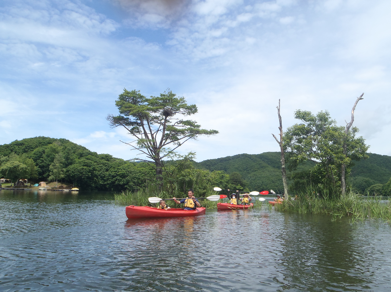 小島の間を抜けてオープンエリアへ。磐梯山に向かって漕ぎ出そう!