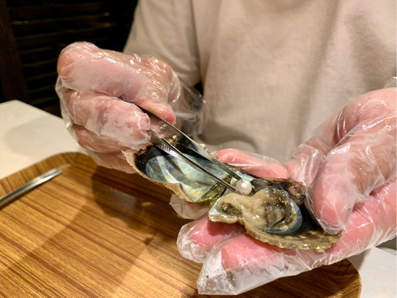 真珠には「純粋さ」や「平和」を象徴する意味があります。あなただけの真珠をアクセサリーとして身につけ、幸運のお守りとしてもご愛用いただけます。