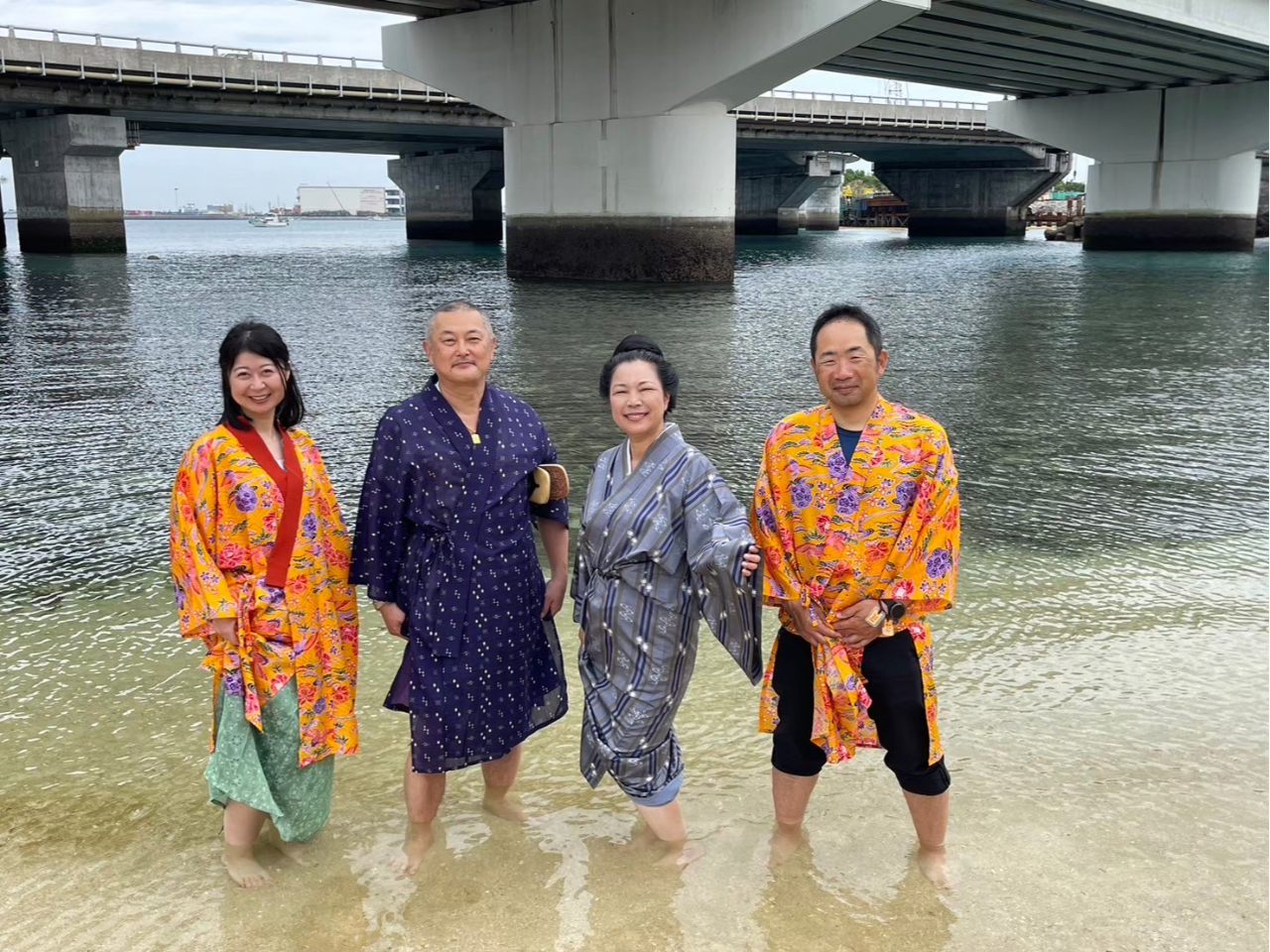 y񗢂̊XzÓs񗢂̉Em̃R[fBl[gŎUIg̏r[`