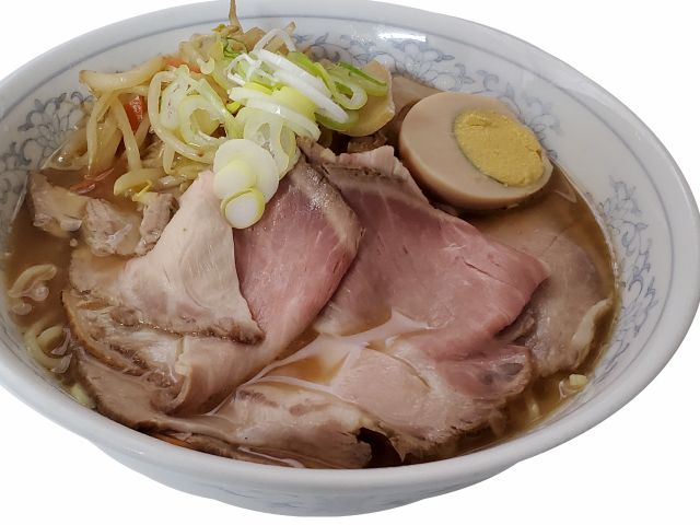 お食事はメニューからお選びいただけます。写真は湯の山みそチャーシューメン