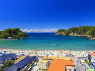 東洋のコートダジュール 岩地海岸へは 約15分のサイクリング 坂道ですがらくらく すいすい いけますよ!