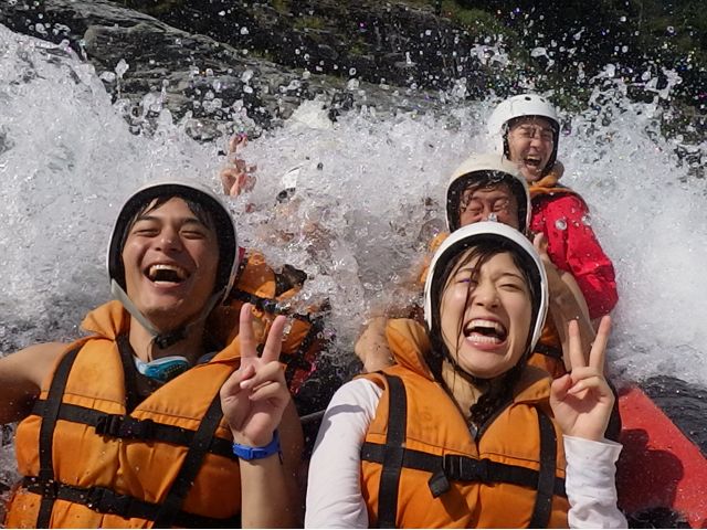 9 00 保津川ラフティング 京都 駅近 駐車場有 仲間 家族 カップルで手軽に大自然を遊ぼう 激流ドキドキ 親切丁寧な笑顔でスタッフがおもてなし 運営年の実績と楽しいツアーに自信 ビックスマイル 保津川ラフティング じゃらん遊び体験 9 00 保津川ラフティング 京都 駅近 駐車場有 仲間 家族 カップルで手軽に大自然を遊ぼう 激流ドキドキ 親切丁寧な笑顔でスタッフがおもてなし 運営年の実績と楽しいツアーに自信 ビックスマイル 保津川ラフティング じゃらん遊び体験