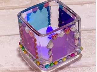 お子様用のキャンドルホルダー(七色に光るLEDライト付き)