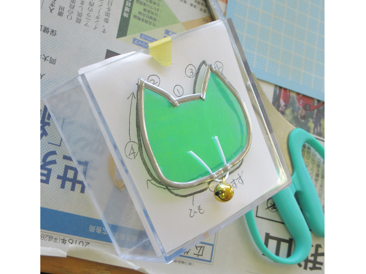 グラスアートの手法を使ってえんぴつ立てを作ります。たくさんあるデザインの中から、作りたいモチーフを選んでくださいね。