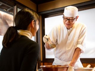 自然薯のこと、歴史のこと、浮世絵のこと、「とろろ汁」の奥深さを体感!