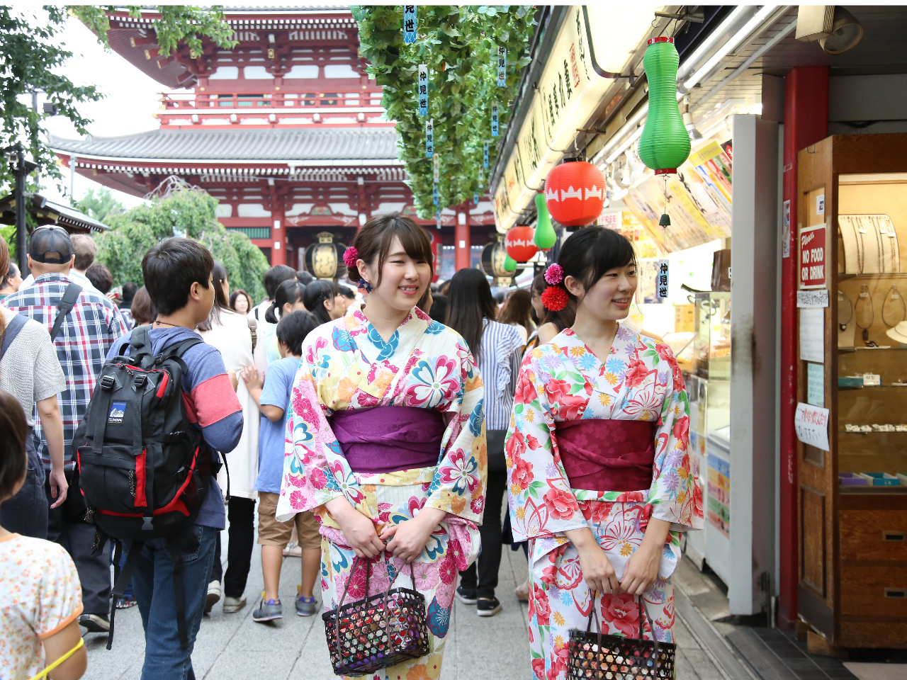 @󑐒ʂ@U􂵂ȂfGȎʐ^B܂