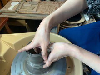 電動ろくろで本格的な作品を作りましょう!