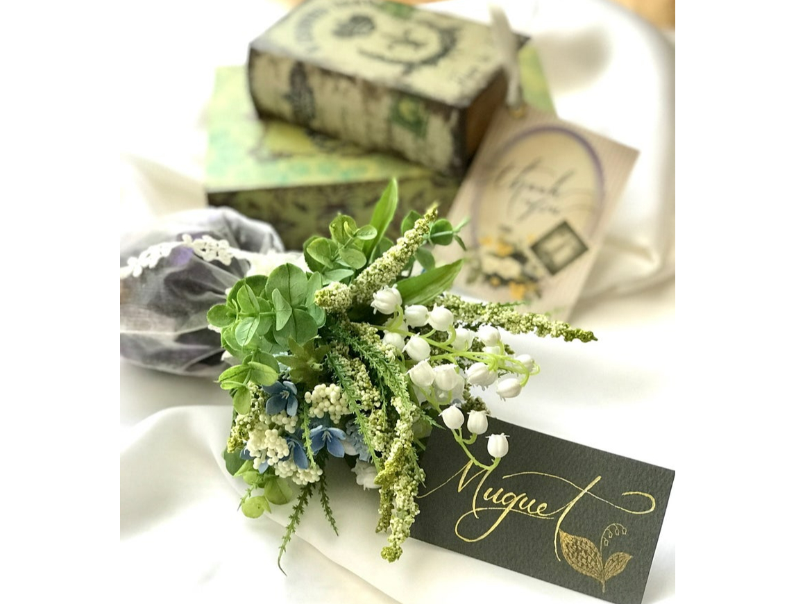 お花との相性も抜群で一層素敵なインテリアに!