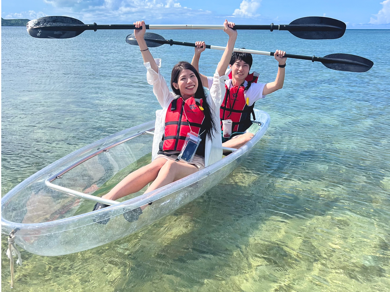透明度抜群の宮古島の海に感動すること間違いなし!珊瑚礁やトロピカルフィッシュを眺めながらのクルージング。ウミガメにも会えるかも!