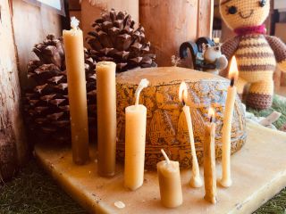 ミツロウキャンドルの温かな光に癒されます♪