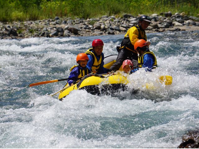 白馬EXアドベンチャー:【姫川ラフティング】4月からオープン!!雄大な北アルプスを望みながらスリルと癒しを味わえる!(^^)!ファミリー・カップル・友人グループにおすすめ☆☆