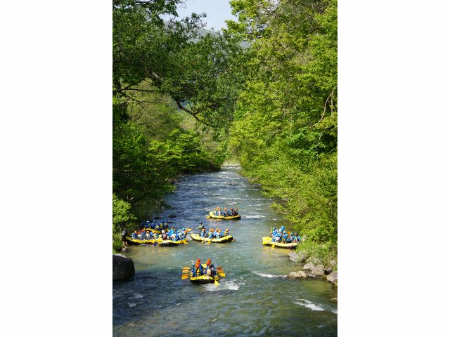 白馬EXアドベンチャー:【姫川ラフティング】4月からオープン!!雄大な北アルプスを望みながらスリルと癒しを味わえる!(^^)!ファミリー・カップル・友人グループにおすすめ☆☆