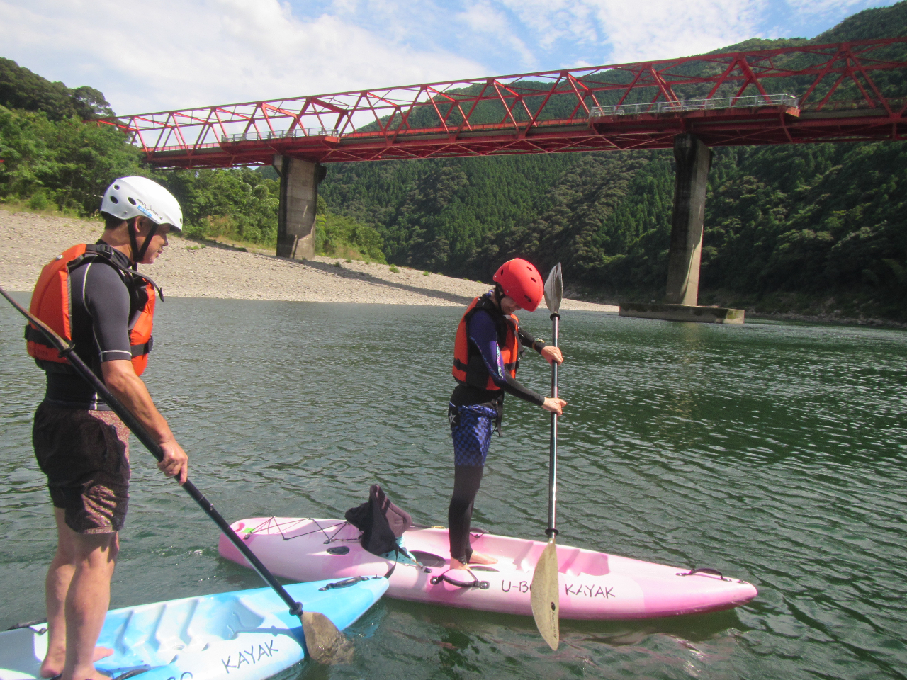 SUP風に立ち漕ぎ。暖かい季節に人気の乗り方♪