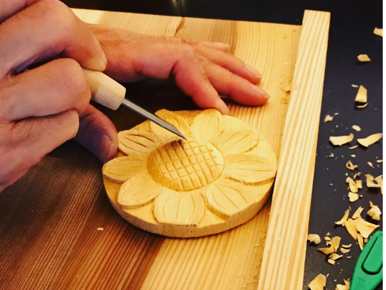 木彫りの里で木育クラフト体験「木製コースターづくり」/上丹生ウッド