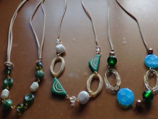 お好きなビーズでネックレスを作ります。