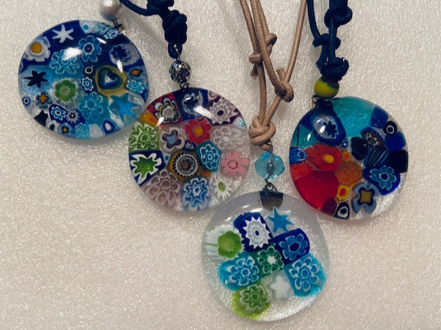 \体験場所は落ち着いたギャラリー内!/ガラスフュージング教室