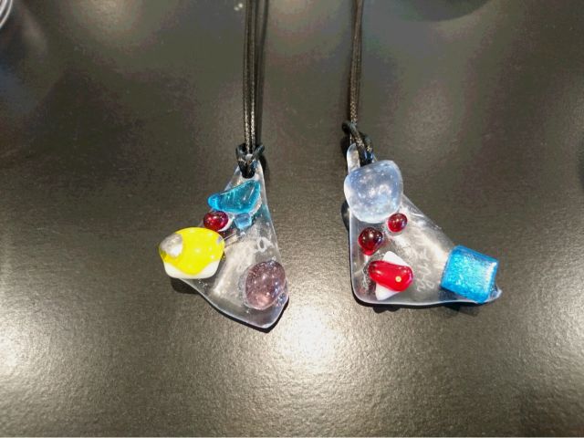 半田 気軽に 色ガラスアクセサリーづくり ファミリー カップルにおすすめ ギャラリーイリマル じゃらん遊び体験 半田 気軽に 色ガラスアクセサリーづくり ファミリー カップルにおすすめ ギャラリーイリマル じゃらん遊び体験