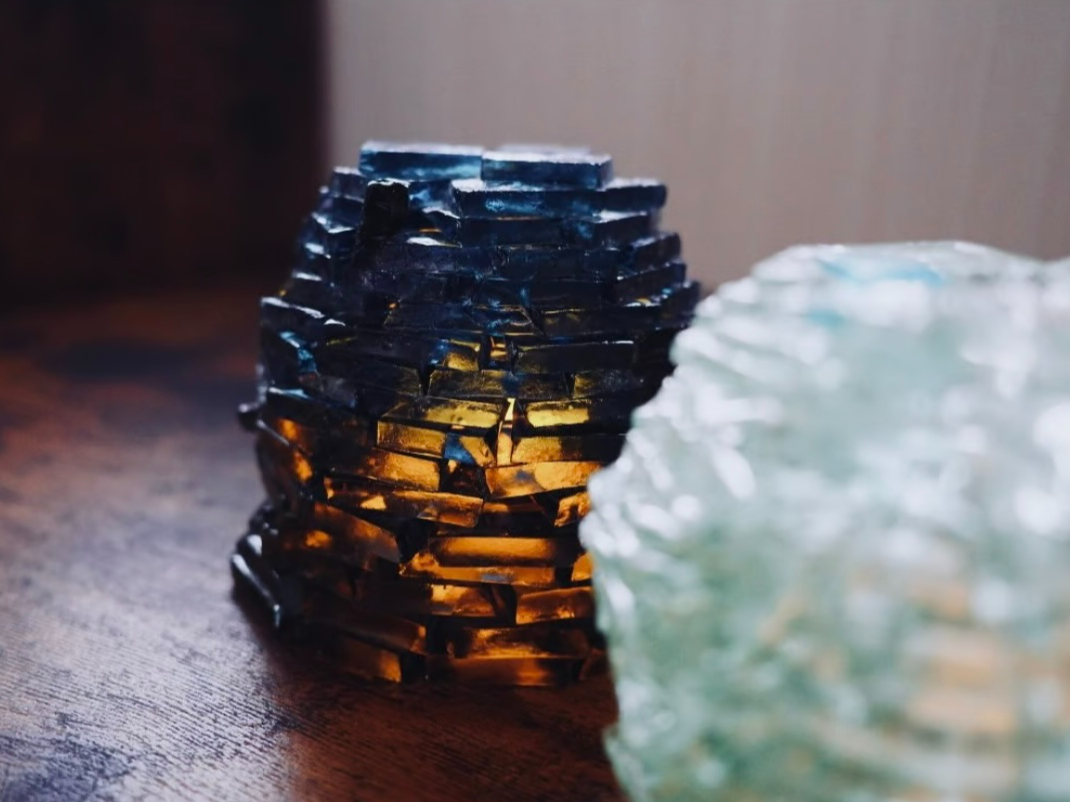 神秘的なライト 大きさは直径10cm高さ約10cm程度