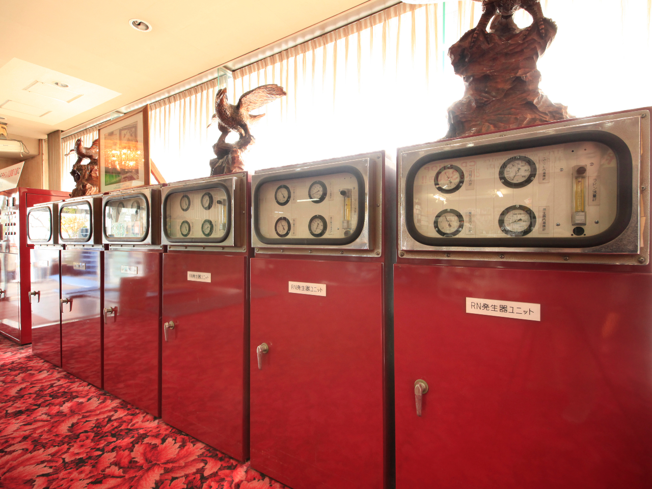 ラドン発生器 新鮮なラドンを発生し続けています