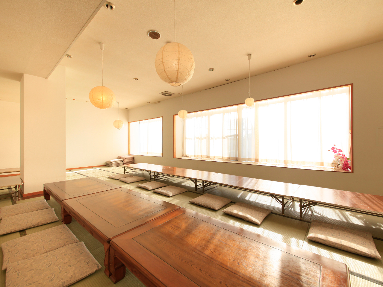 中宴会場 基本的に一日に一組限定にてご予約承ります。