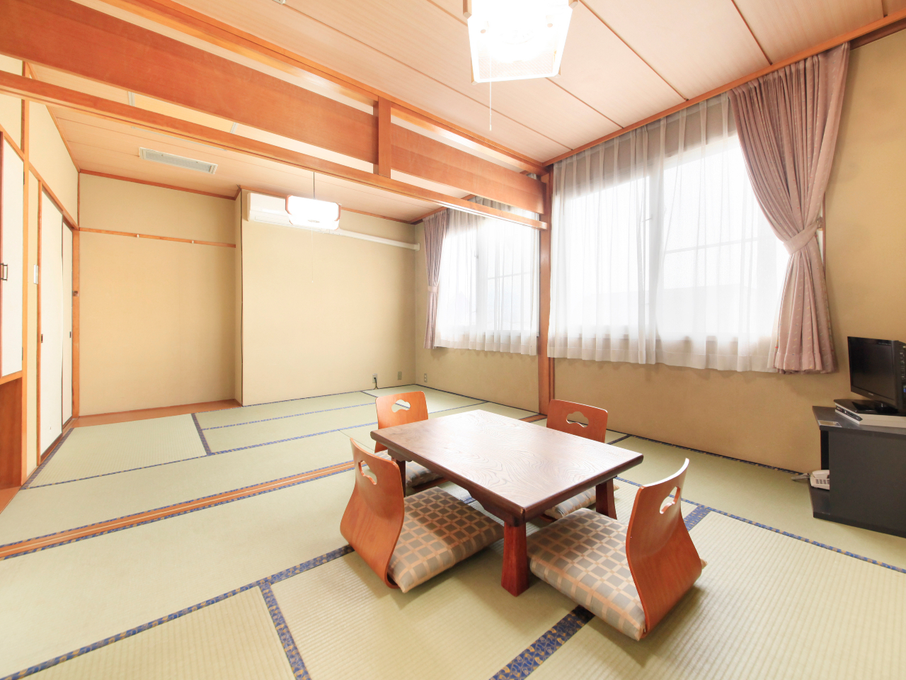 和室小部屋 基本的に一日に一組限定にてご予約承ります。