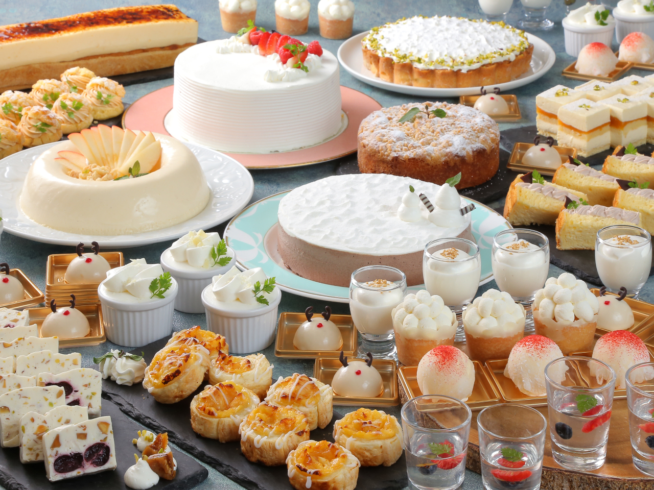 土日祝日限定!★ランチ&スイーツブッフェ Winter・Whiteスイーツフェア