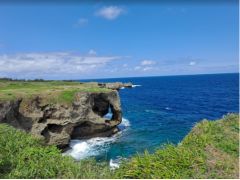 青い海と断崖絶壁のコントラストが広がる絶景ポイント♪迫力ある「象さん岩」は必見!