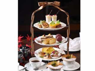 秋の味覚満載のアフタヌーンティーセット 画像は2名様分です