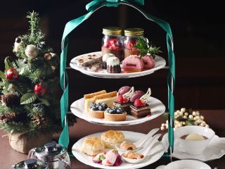 クリスマスを彩るアフタヌーンティーセット 画像は2名様分です