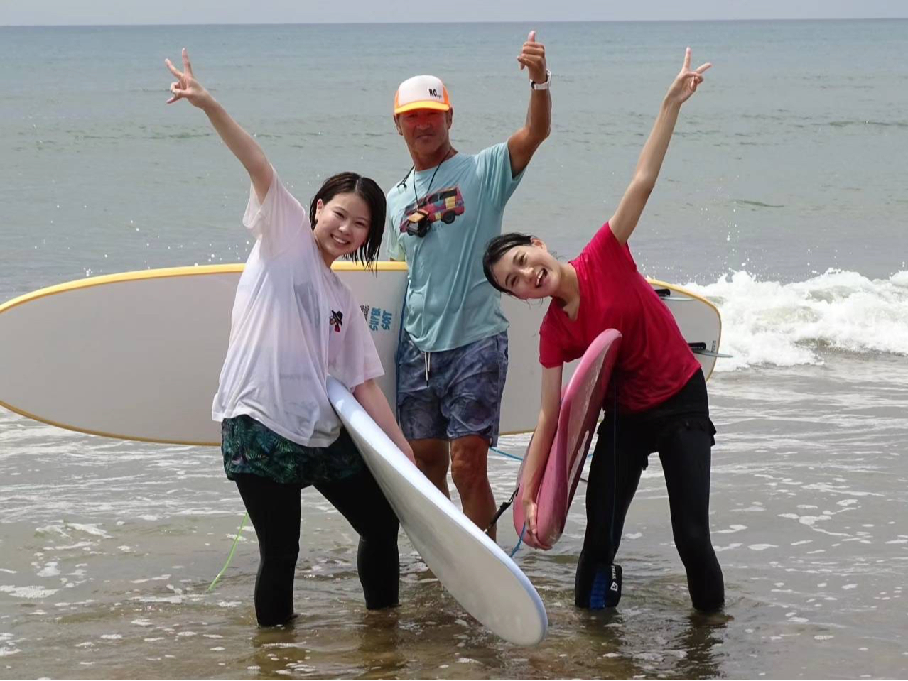 【好評!サーフィンスクール】初めての方でも安心!!初心者向けの優しいサーフィンス...