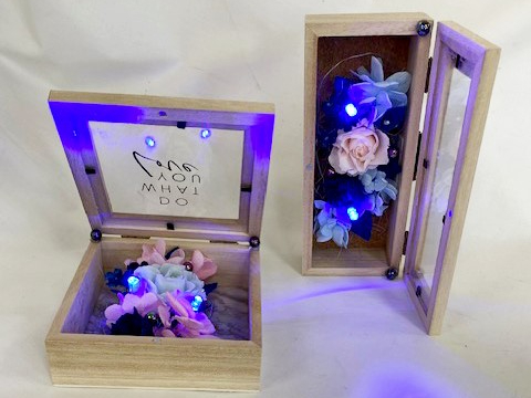 LEDフラワー制作体験♪LEDケースアレンジ&ミニ藍染花アレンジ~女性におすすめ...