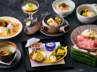 松茸土瓶蒸しと和牛すき煮の会席