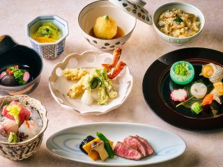 和牛ステーキと蟹・山菜天ぷらの会席