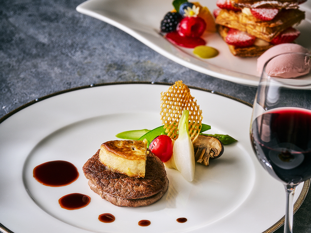 ���t�B�����̃\�e�[ �t�H�A�O���Y�� �ԃ��C���\�[�X