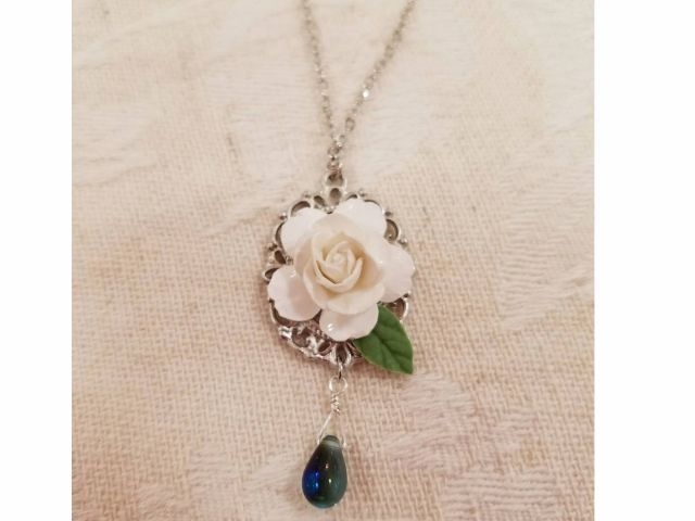 軽くて長持ち♪2種から選べるアクセサリー作り！＜デザイン自由◎当日