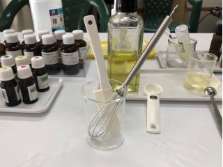 手作りアロマハンドクリーム 五島名産椿油を使った贅沢な手作りクリーム 五島椿物産館 じゃらん遊び体験