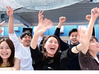 仲間と盛り上がるレース体験!