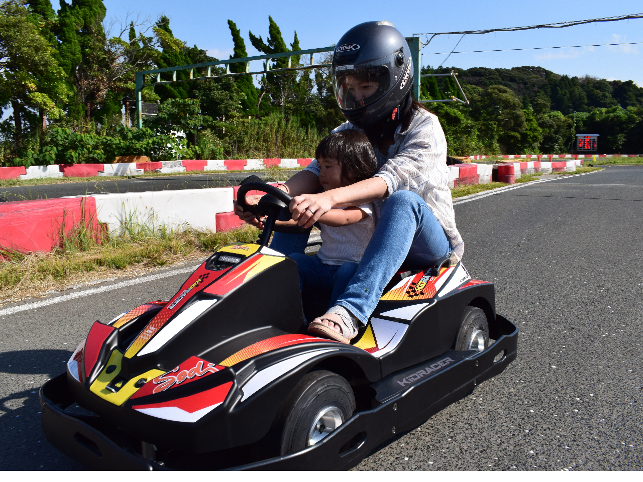 23΂̂qlɂ͕ی҂̕Ɠ悵Ă܂I납^]T|[gł܂̂łqlSď߂ẴJ[gɃ`Wł܂