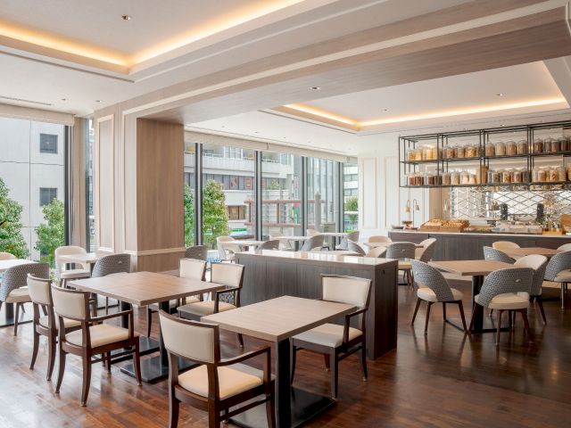 dining SAKURA 店内一例