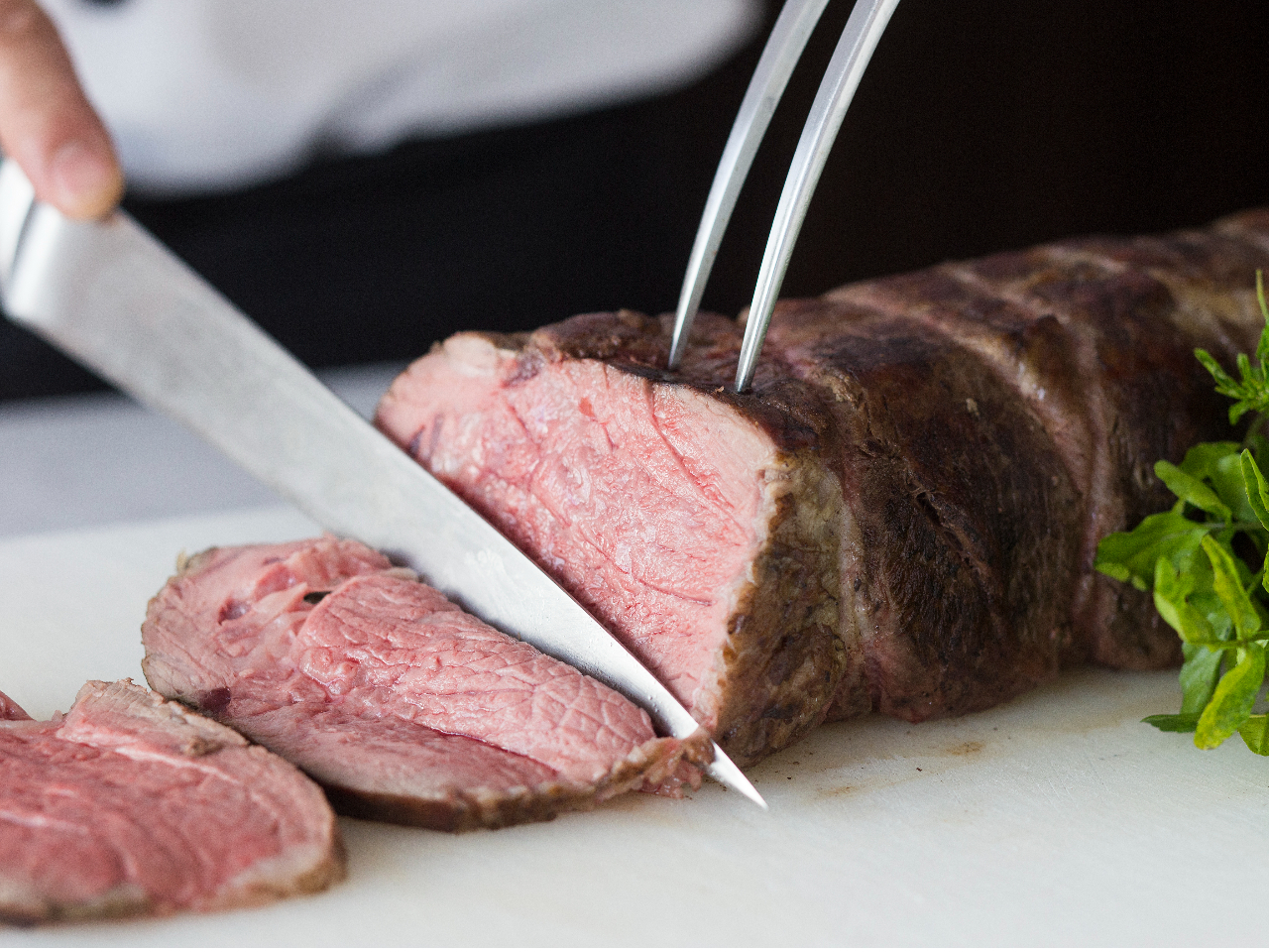 “国産牛ローストビーフ(カッティングサービス)