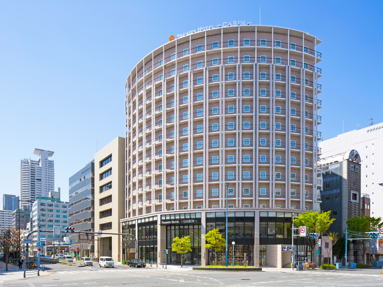 ホテル外観(南森町駅2号出口すぐ)